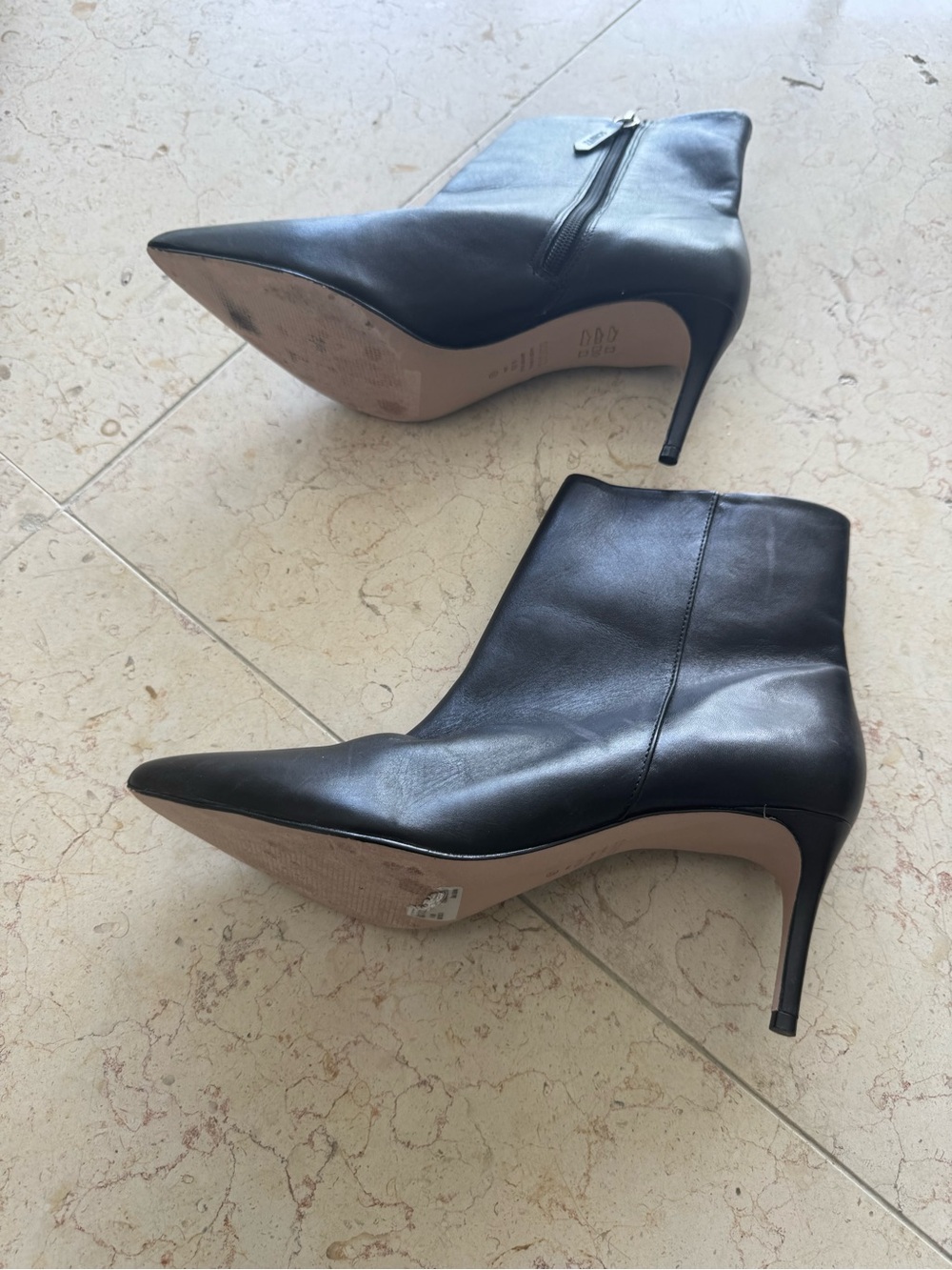 SCHUTZ Black Pointed-Toe Leather Ankle Booties